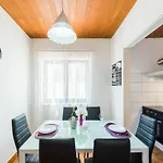 아파트 Hope St - Two Bedroom With Balcony