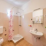 Hope St - Two Bedroom With Balcony * 스플리트