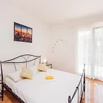 Hope St - Two Bedroom With Balcony 아파트 스플리트