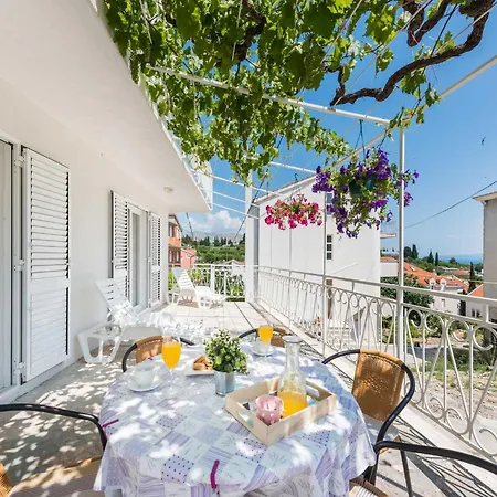 Hope St - Two Bedroom With Balcony Apartman *