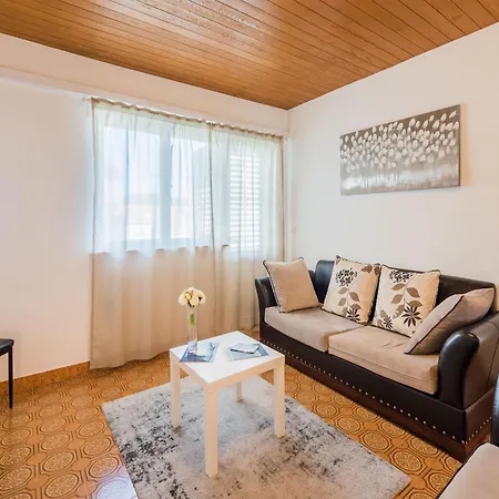Hope St - Two Bedroom With Balcony アパート