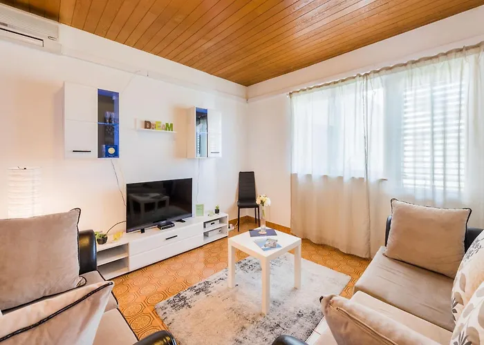 Hope St - Two Bedroom With Balcony ספליט