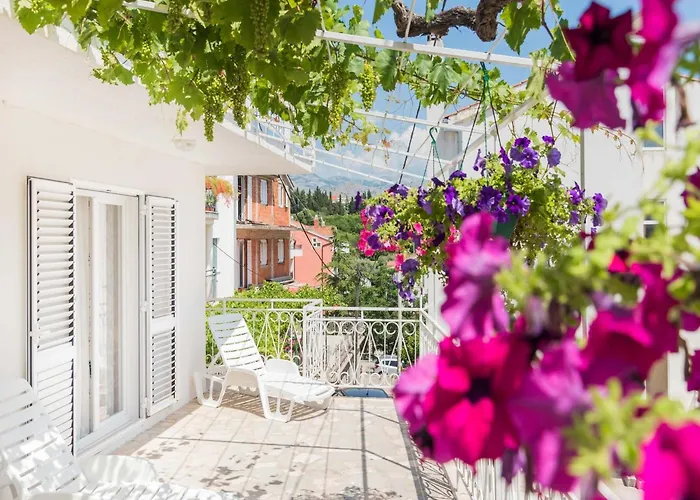 Hope St - Two Bedroom With Balcony Apartman Split